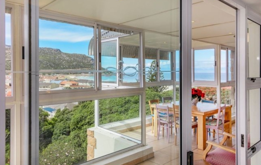 To Let 3 Bedroom Property for Rent in Fish Hoek Western Cape